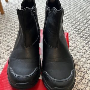 Child’s boots